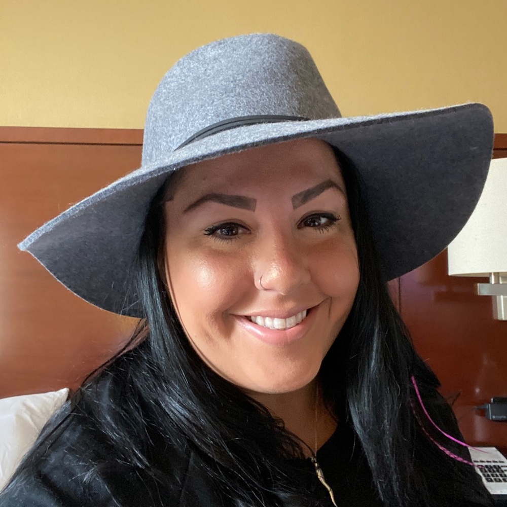 Meet your Posher, Stacie